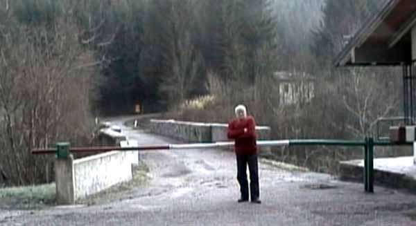 pv04.JPG (17551 byte)